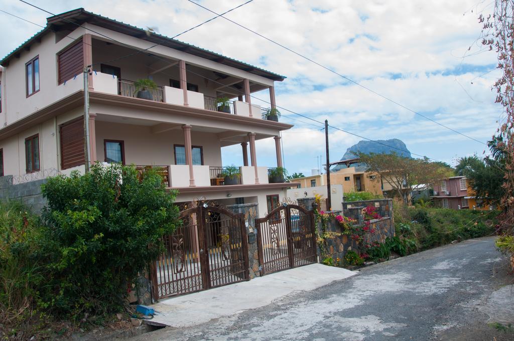 Blue Pearl Resort La Gaulette Extérieur photo