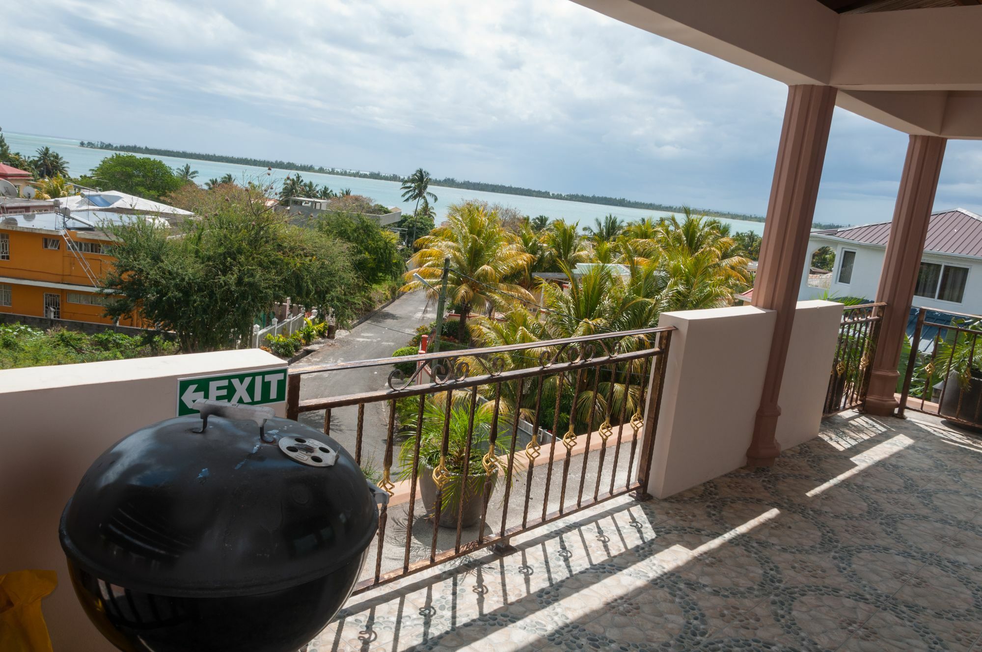 Blue Pearl Resort La Gaulette Extérieur photo